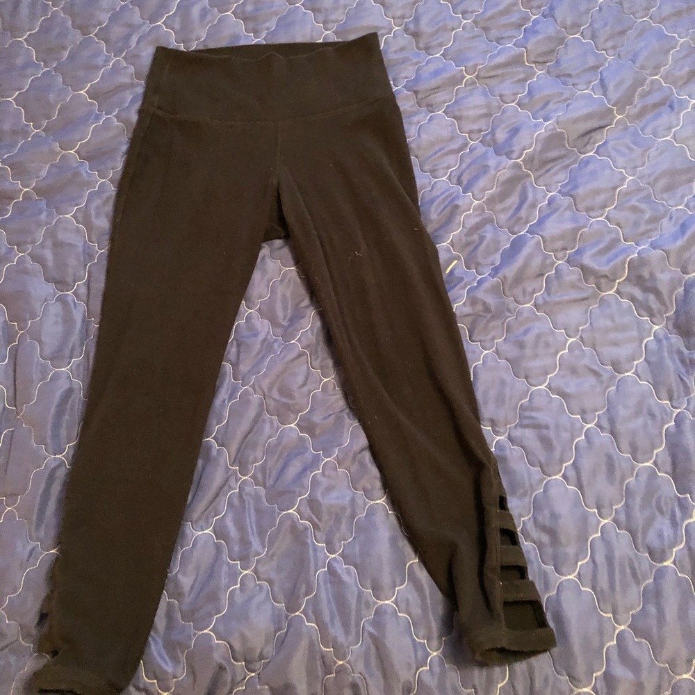 Old navy cutout leggings